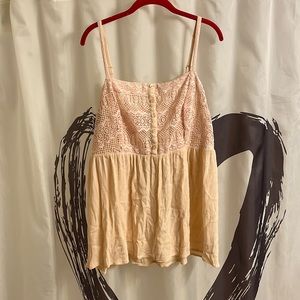 Torrid women’s plus size top in size 2 EUC